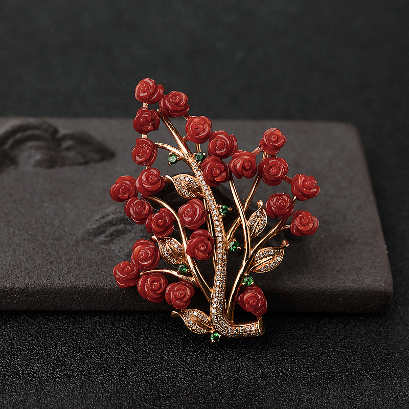 18K金镶钻阿卡正红珊瑚胸针-红掌柜