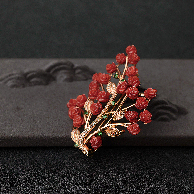 金镶钻阿卡正红珊瑚胸针-红掌柜