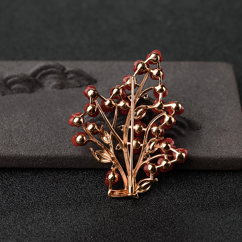18K金镶钻正红珊瑚胸针-红掌柜
