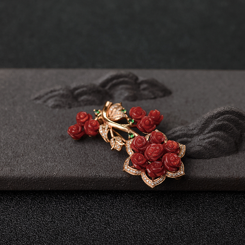 18K金镶钻珊瑚胸针-红掌柜