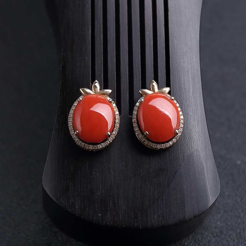 18K金镶钻天然沙丁朱红珊瑚耳钉-红掌柜