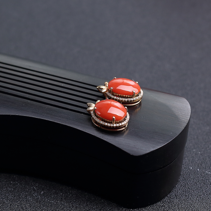 18K金镶钻天然沙丁珊瑚耳钉-红掌柜