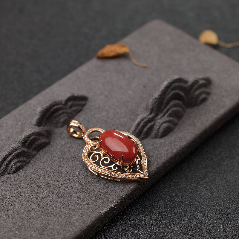 18K金镶钻沙丁珊瑚吊坠-红掌柜