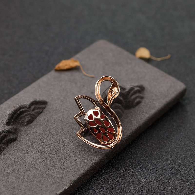 18K金镶钻正红珊瑚吊坠-红掌柜