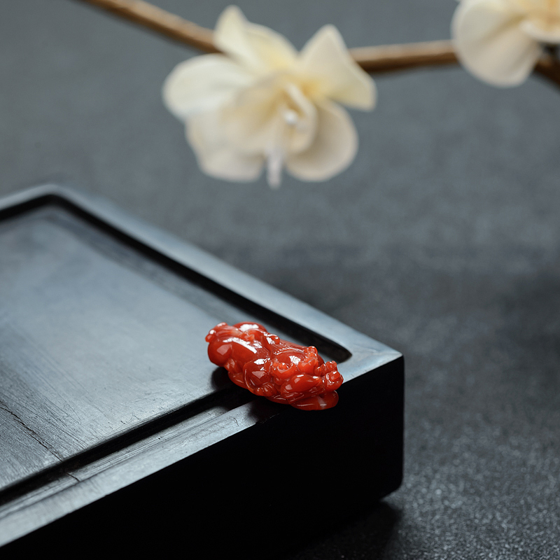 日本天然阿卡珊瑚貔貅吊坠 - 红掌柜