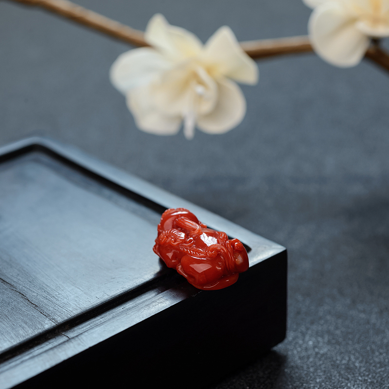 日本天然阿卡珊瑚貔貅 - 红掌柜