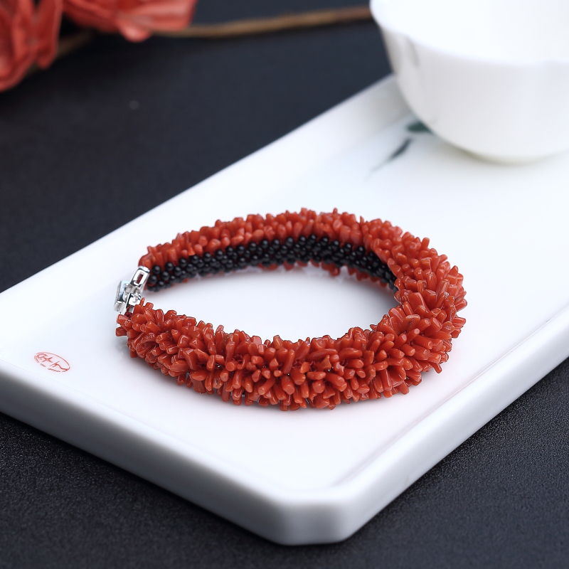 意大利沙丁珊瑚毛毛虫手链-红掌柜