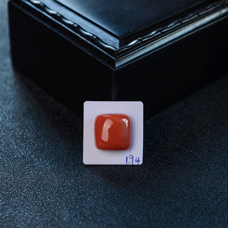 台湾天然MOMO红珊瑚戒面-红掌柜