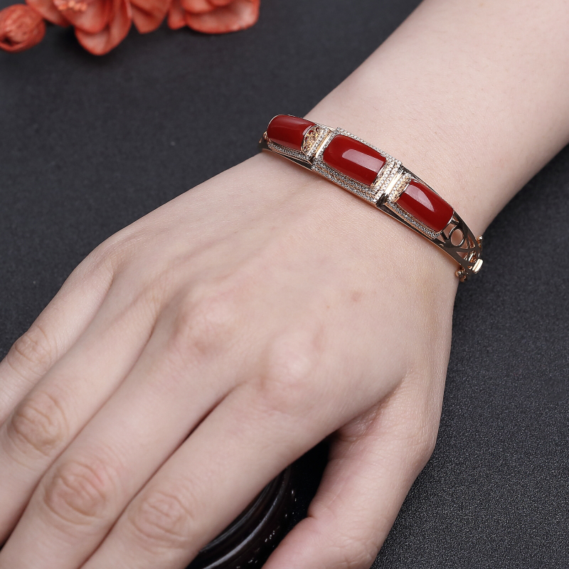 正红珊瑚手镯-红掌柜