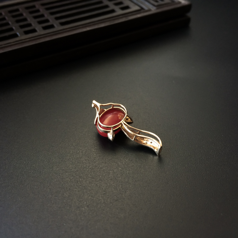 牛血红珊瑚吊坠-红掌柜