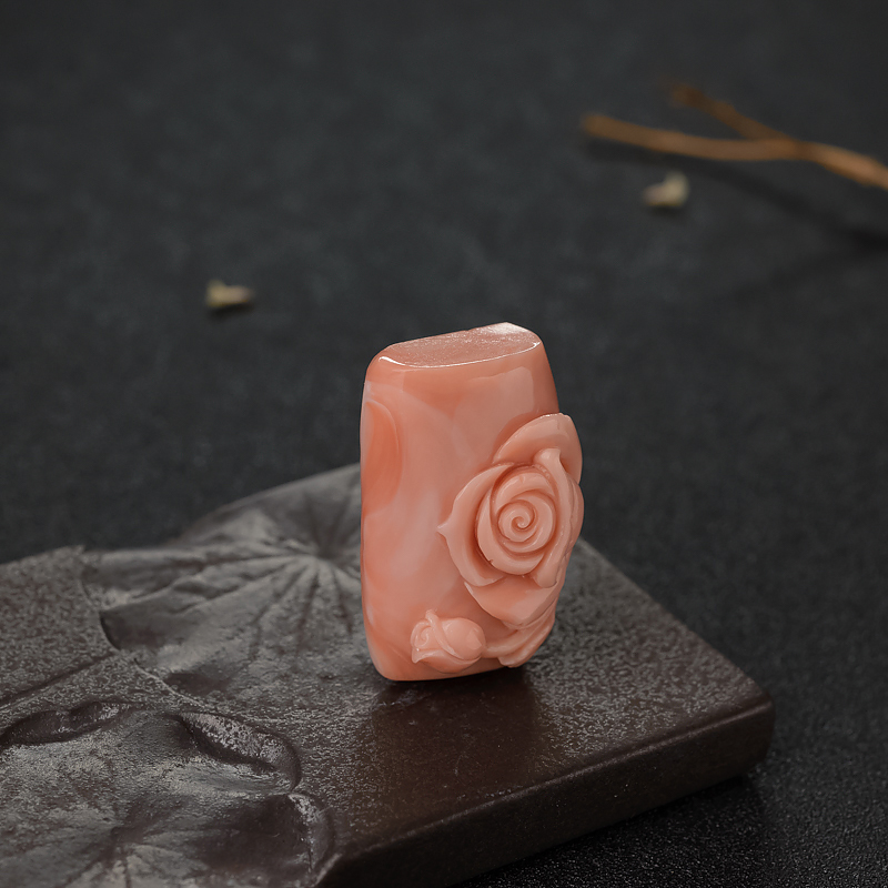 MOMO粉色珊瑚吊坠-红掌柜