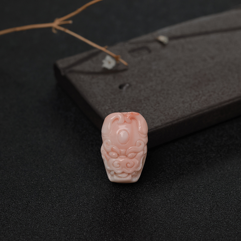 MISU粉色珊瑚兽头吊坠-红掌柜