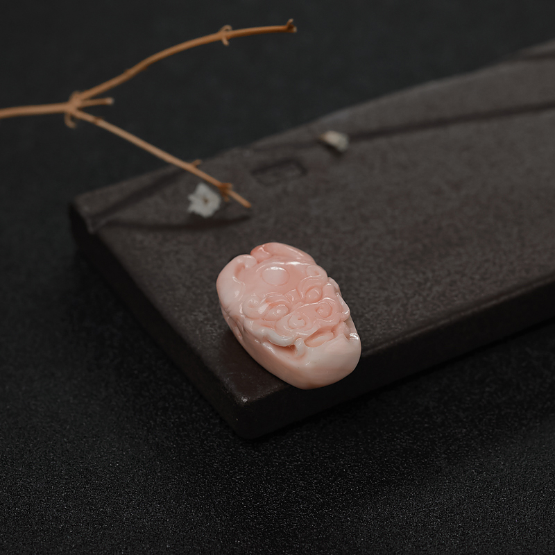 MISU粉色珊瑚吊坠-红掌柜