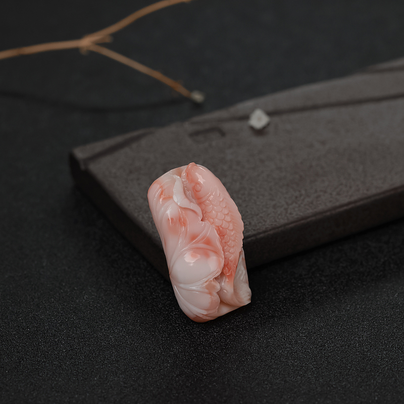 MISU珊瑚连年有余吊坠-红掌柜