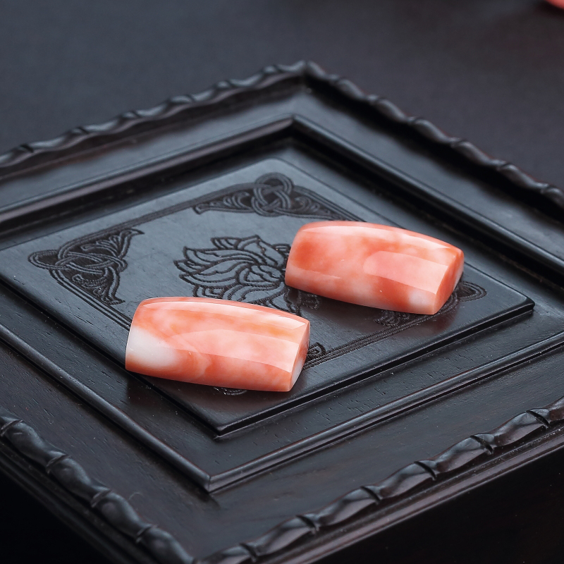 台湾天然MOMO珊瑚戒面-红掌柜