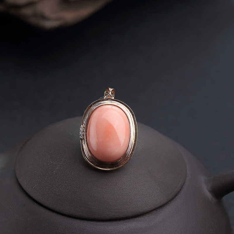 18K金镶钻深水粉色珊瑚吊坠-红掌柜