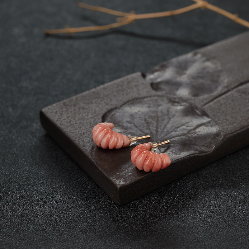 天然18K金镶深水粉色珊瑚耳钉-红掌柜