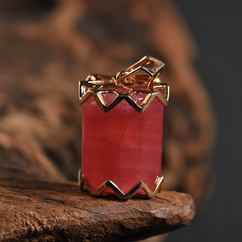 极品红纹石柱形吊坠 - 红掌柜