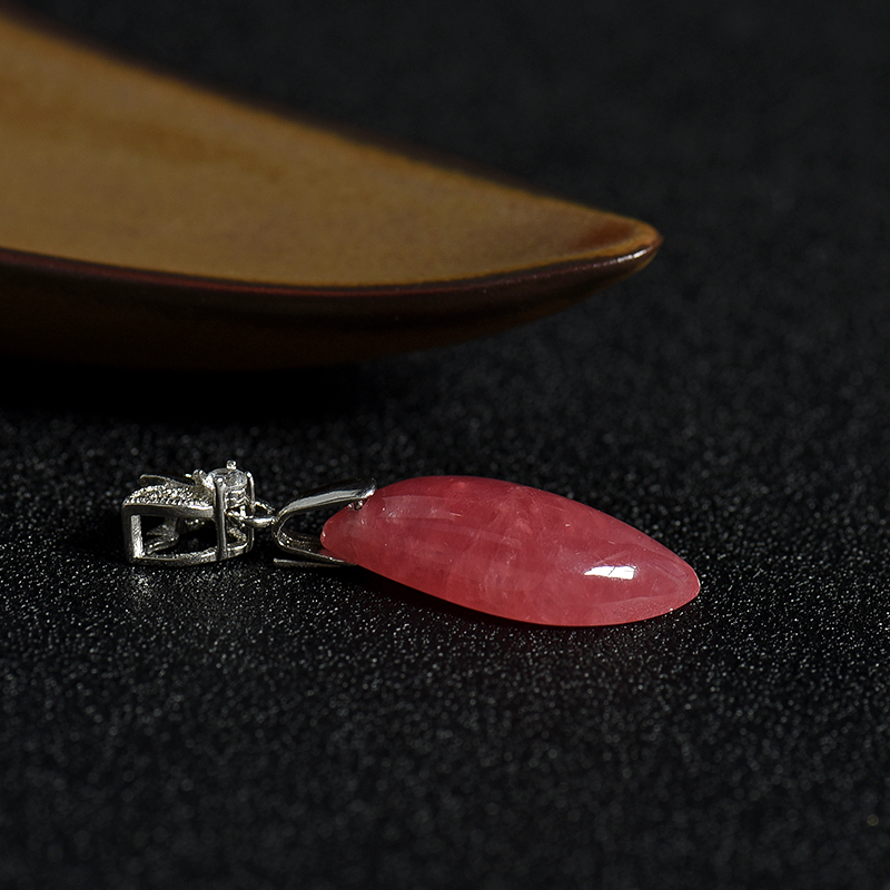 天然红纹石随形吊坠-红掌柜