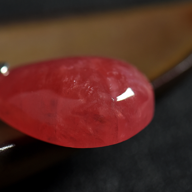 天然阿根廷红纹石吊坠-红掌柜