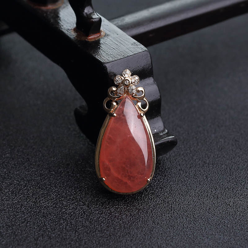 18K金镶钻阿根廷天然红纹石水滴吊坠-红掌柜