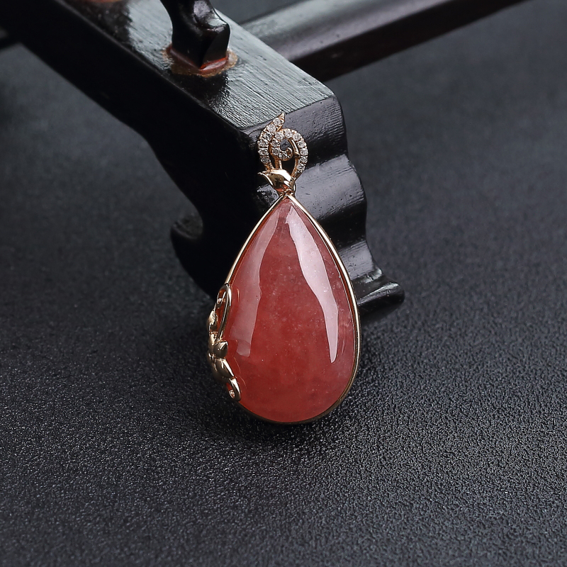 18K金镶钻阿根廷天然红纹石水滴吊坠-红掌柜