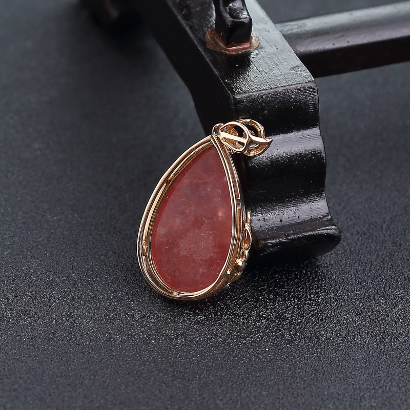 18K金镶钻阿根廷红纹石水滴吊坠-红掌柜