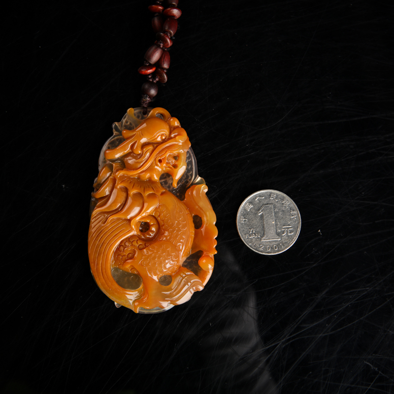 山料俏色黄龙玉吊坠-红掌柜