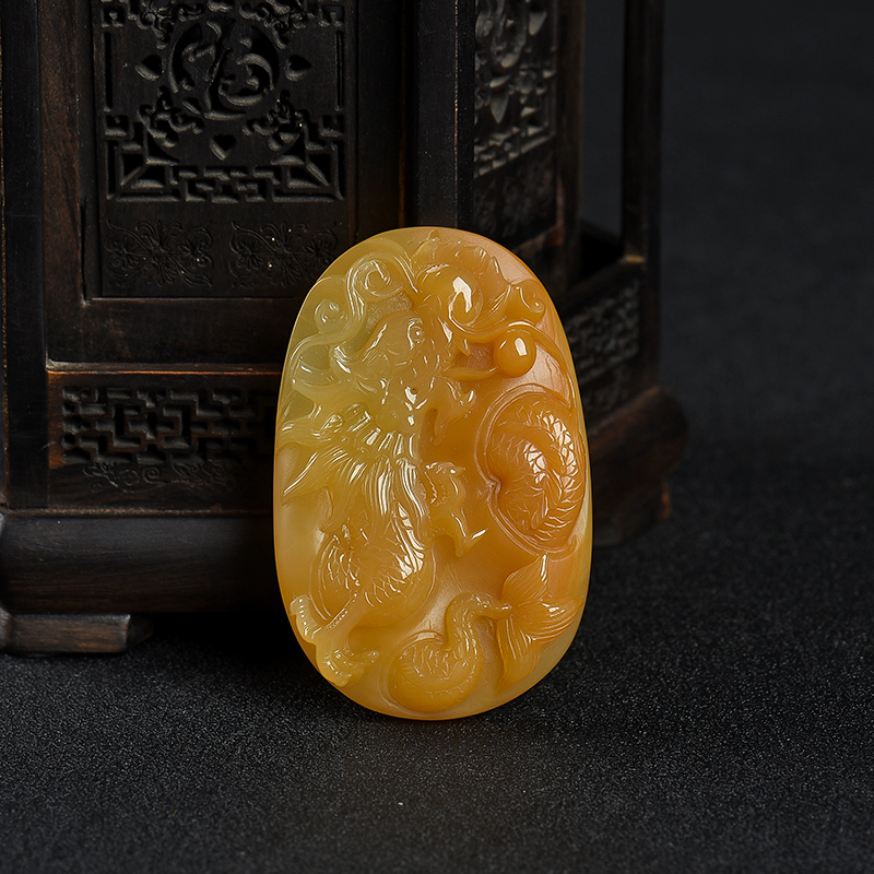天然山料浅黄黄龙玉辰龙吊坠-红掌柜