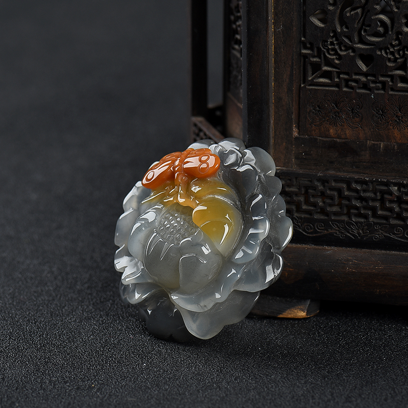 天然俏色黄龙玉国色天香吊坠-红掌柜