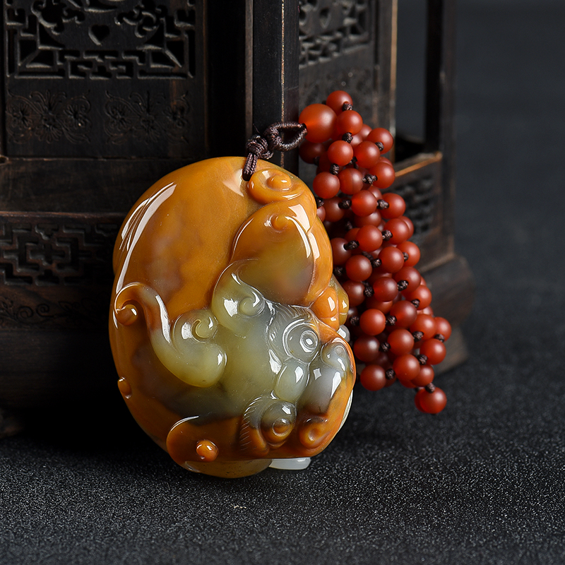 山料俏色黄龙玉貔貅吊坠-红掌柜