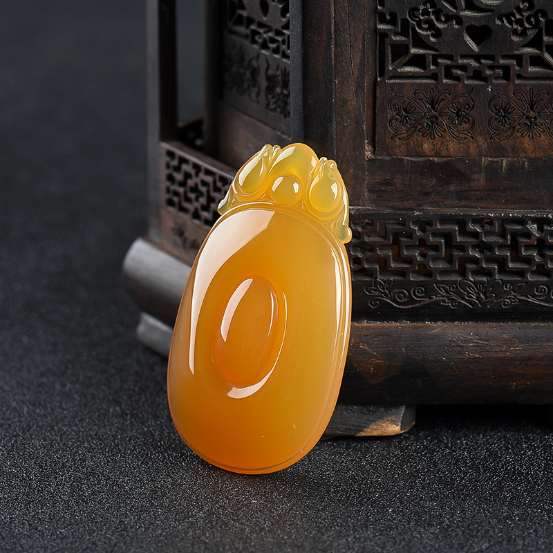 山料鸡油黄黄龙玉吊坠-红掌柜