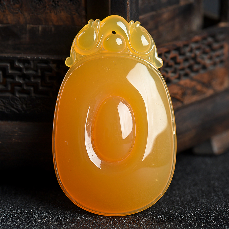 天然山料鸡油黄黄龙玉福贝吊坠-红掌柜