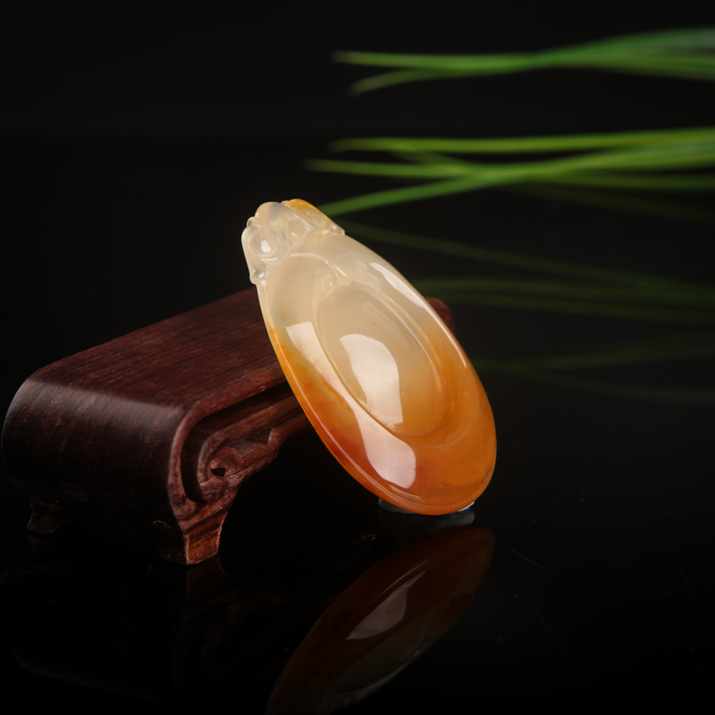 天然山料俏色黄龙玉福贝吊坠-红掌柜