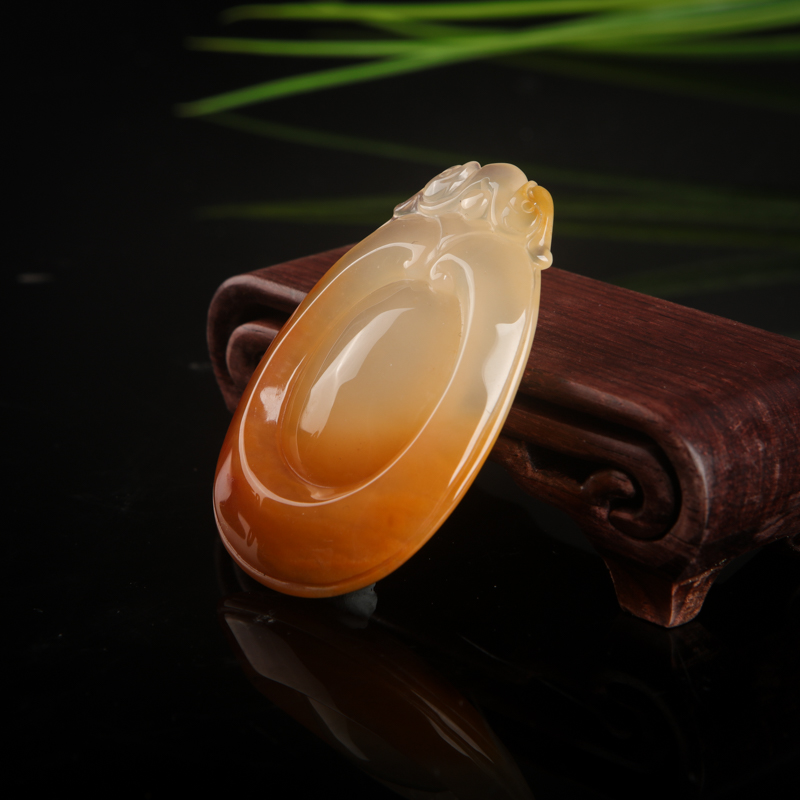 俏色黄龙玉福贝吊坠-红掌柜