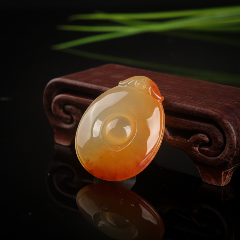 天然俏色黄龙玉福贝吊坠-红掌柜