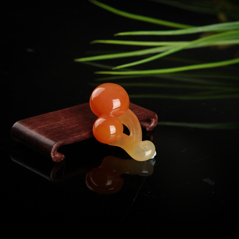 天然山料俏色黄龙玉蘑菇吊坠-红掌柜