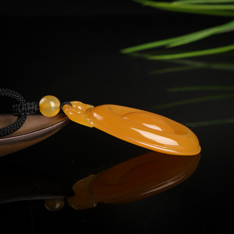 山料鸡油黄黄龙玉吊坠-红掌柜