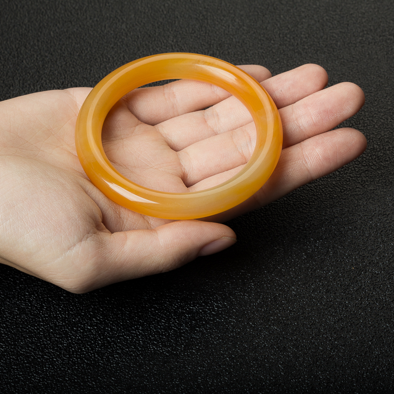 山料俏色黄龙玉圆镯-红掌柜