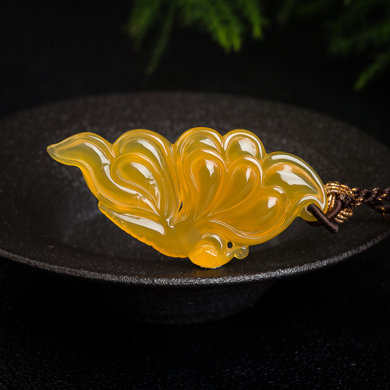 天然山料黄龙玉蝴蝶吊坠-红掌柜