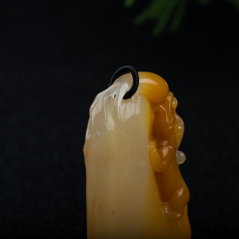 山料俏色黄龙玉福寿双全挂坠-红掌柜