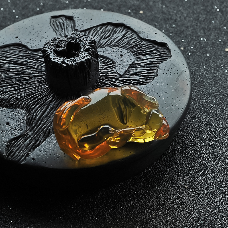 缅甸金珀挂件-红掌柜