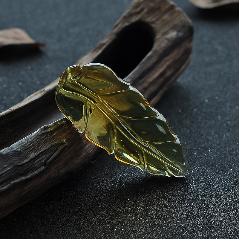 蓝珀叶子吊坠-红掌柜