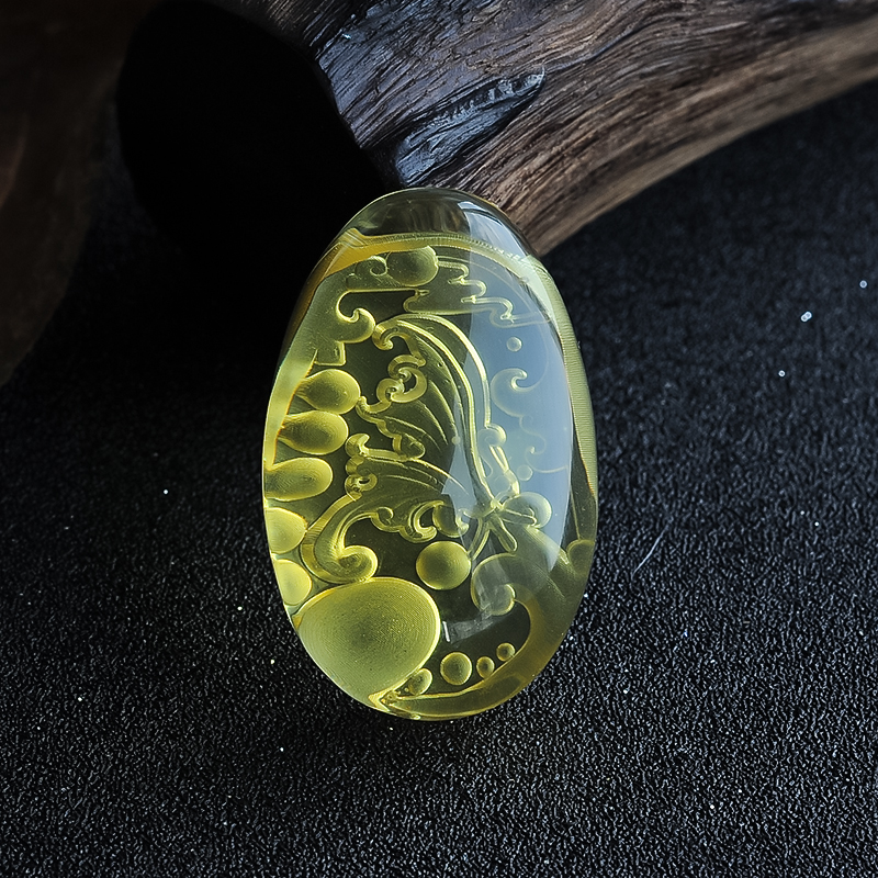 金珀蝴蝶挂件-红掌柜