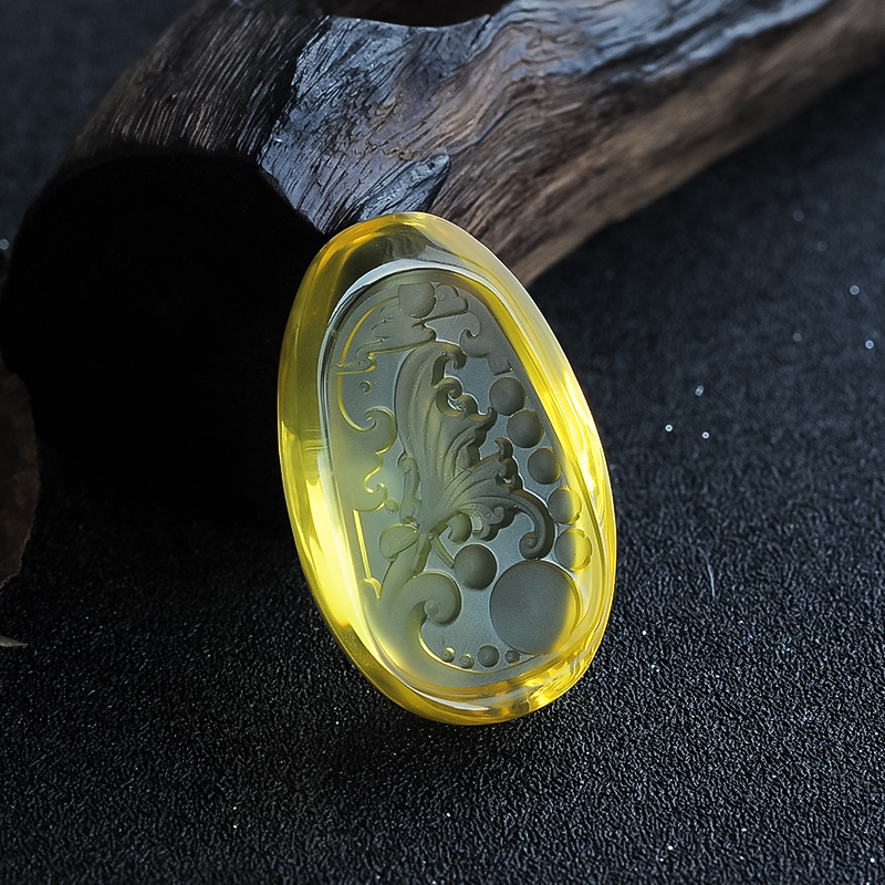 金珀阴雕蝴蝶挂件-红掌柜