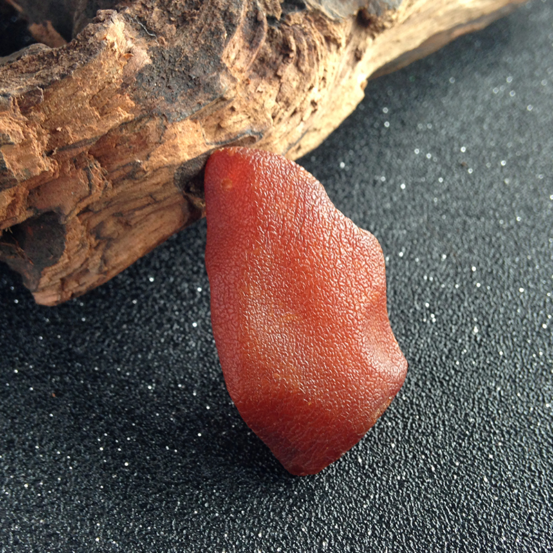 天然琥珀随形挂件 - 红掌柜珠宝