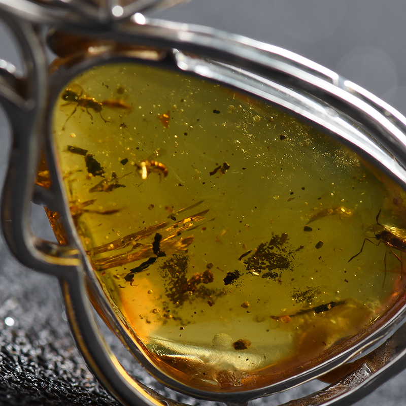 银镶琥珀吊坠 - 红掌柜