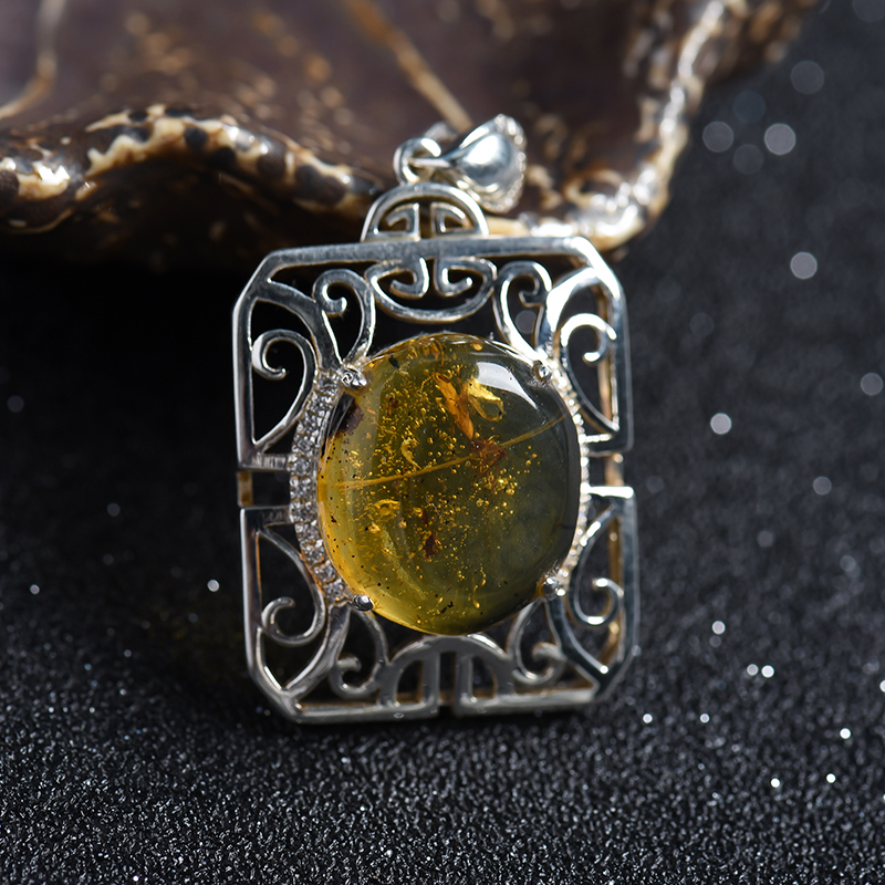 银镶天然琥珀吊坠-红掌柜