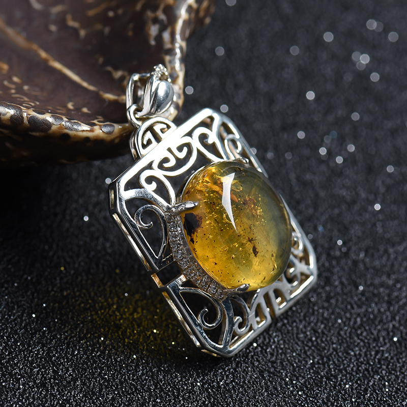 银镶天然琥珀吊坠-红掌柜