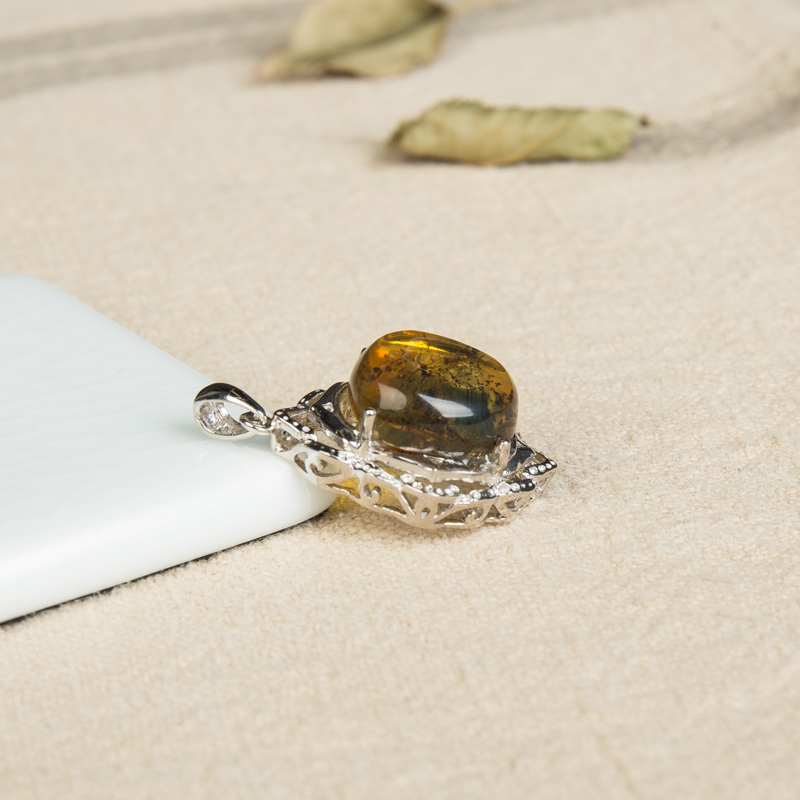 银镶琥珀吊坠-红掌柜